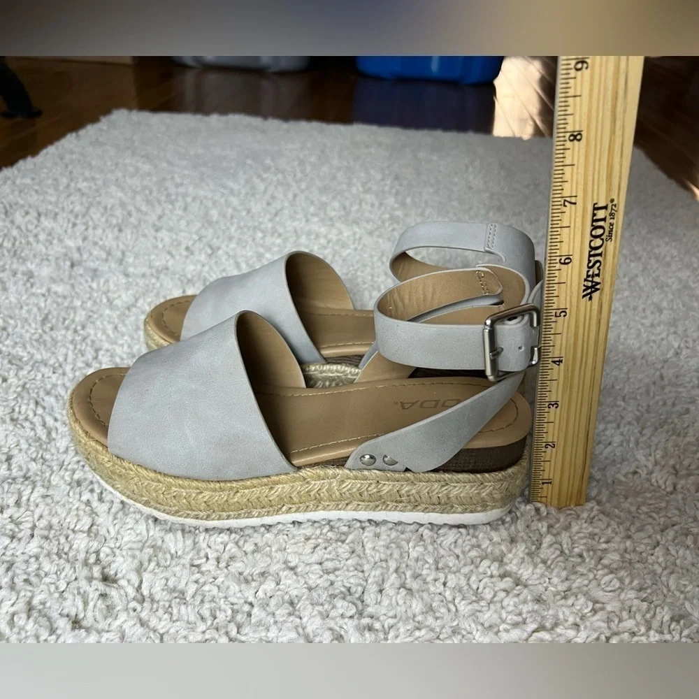 Soda women gray
